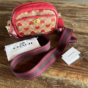 COACH Camera Bag In Signature Canvas With Heart Print NEW WITH DUST BAG